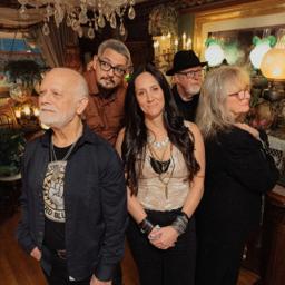 Jennifer Lyn and The Groove Revival